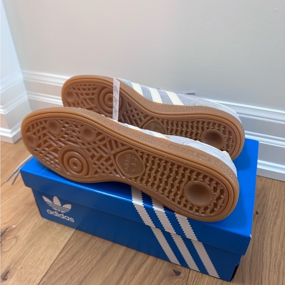 Adidas Men’s Handball Spezial Sneakers - Grey/Cream with Gum Sole - Picture 3 of 6